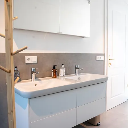 Apartmán Anton - Penthouse Mit Seeblick Und Kostenloser Garage *